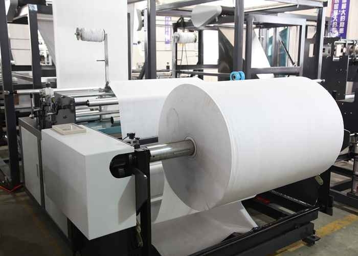 Obsługa ekranu dotykowego Pełna automatyczna maszyna do produkcji włókniny o gramaturze 30-100 g / m2